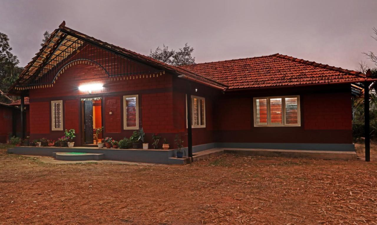 Hotel Allaranda Homestay Madikeri Bagian luar foto