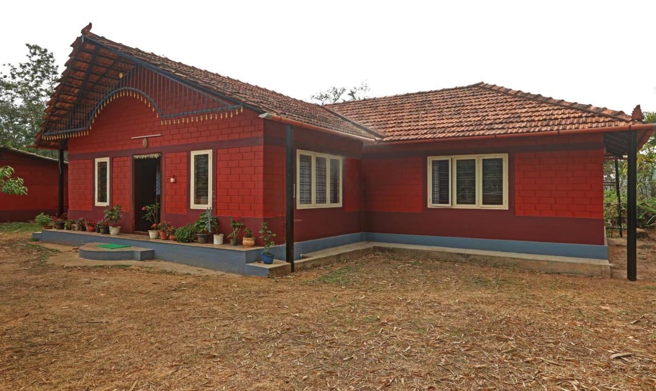 Hotel Allaranda Homestay Madikeri Bagian luar foto