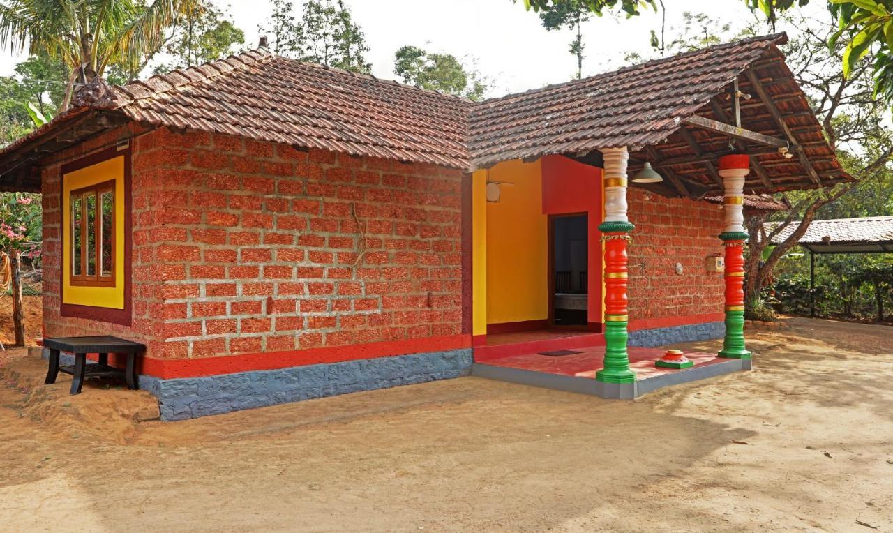 Hotel Allaranda Homestay Madikeri Bagian luar foto